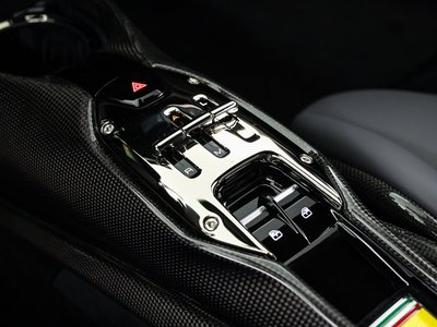 2022 Ferrari SF90 STRADALE 缩略图 22