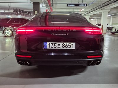PORSCHE PANAMERA - 4
