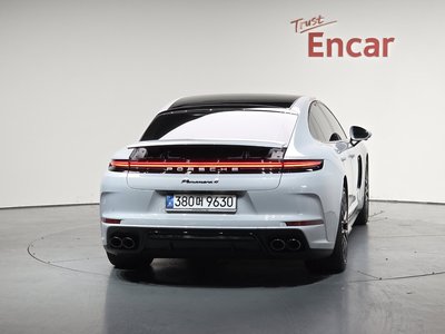 PORSCHE PANAMERA - 4
