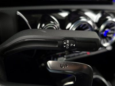 MERCEDES-BENZ CLA - 9