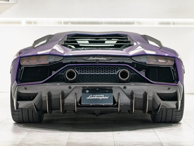 LAMBORGHINI AVENTADOR - 10