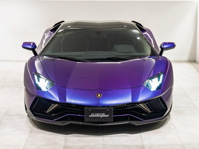 LAMBORGHINI AVENTADOR - 4