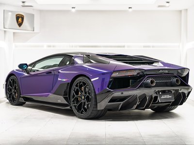 LAMBORGHINI AVENTADOR - 7