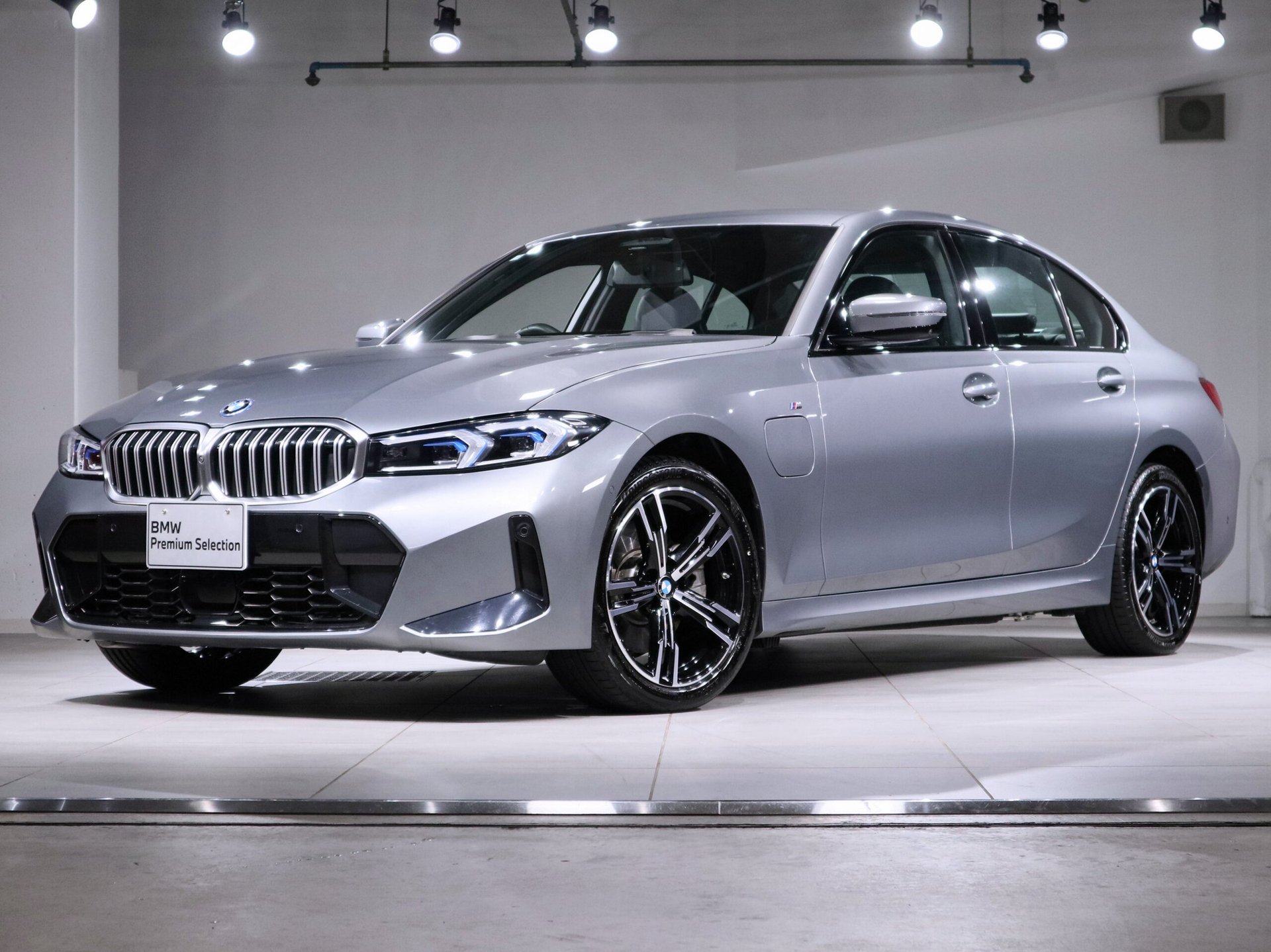 BMW 3 SERIES - View 1