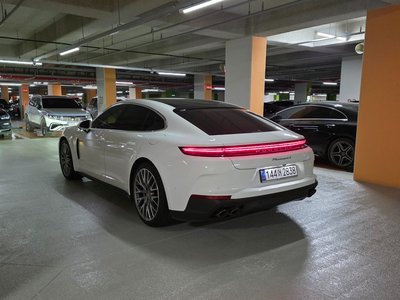 PORSCHE PANAMERA - 3