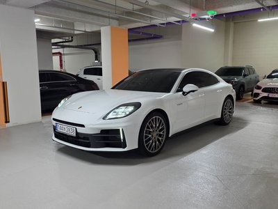 PORSCHE PANAMERA - 1
