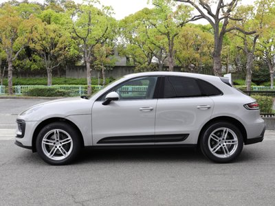 PORSCHE MACAN - 8