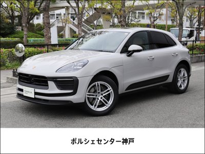 PORSCHE MACAN - 1