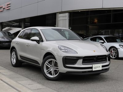PORSCHE MACAN - 10