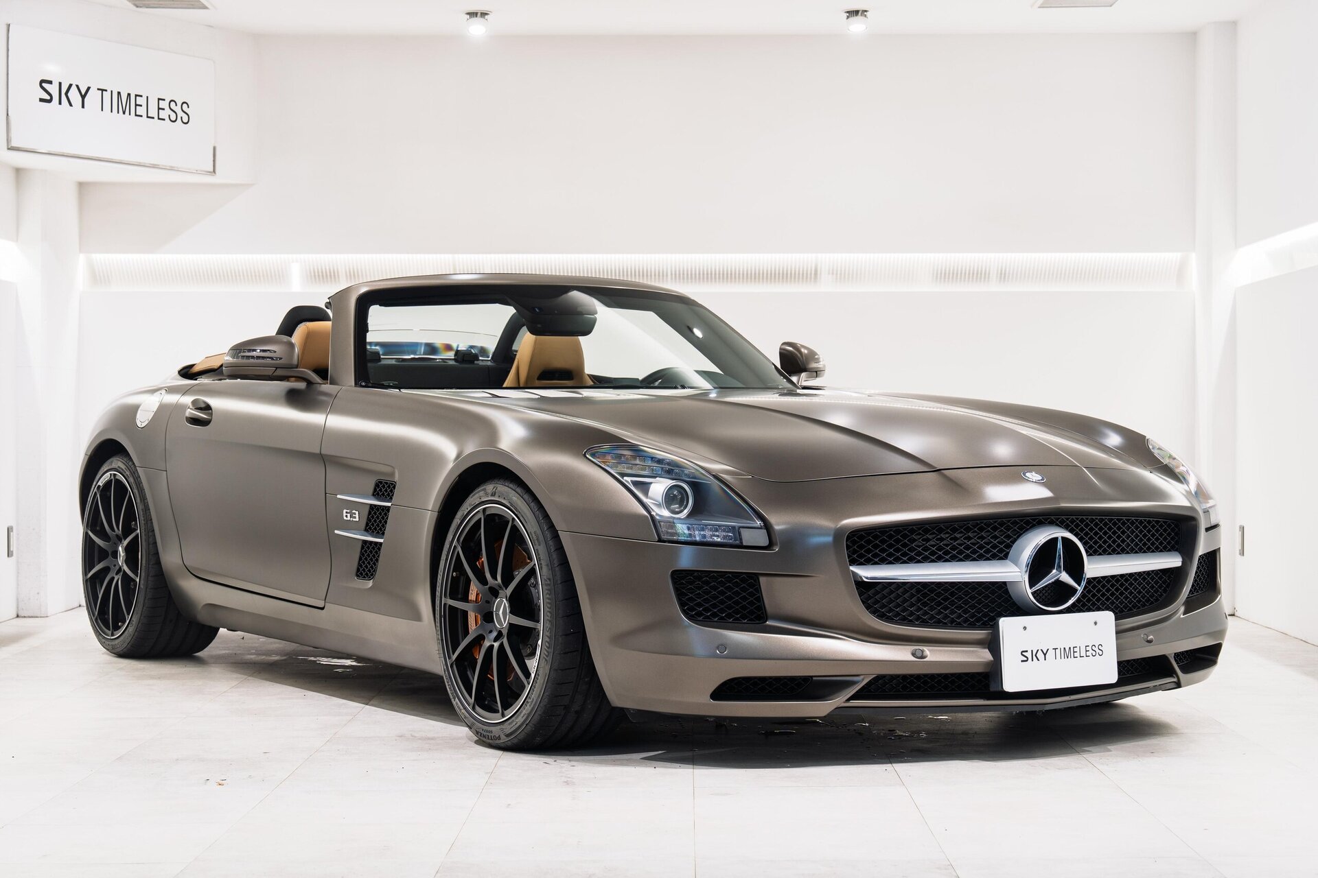 MERCEDES-BENZ SLS ROADSTER AMG - View 1