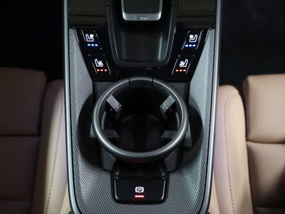 صورة مصغرة 32 لـ 2024 Porsche 911
