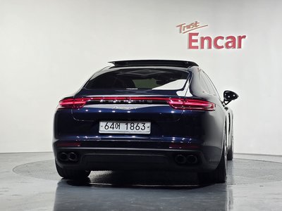 PORSCHE PANAMERA - 4