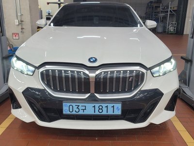 صورة 1 لـ 2024 BMW I5