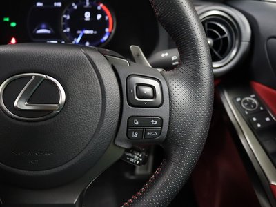 صورة مصغرة 16 لـ 2024 Lexus IS