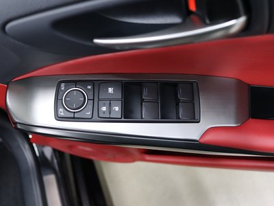 صورة مصغرة 11 لـ 2024 Lexus IS