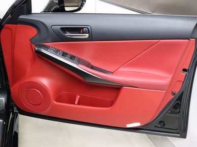 صورة مصغرة 10 لـ 2024 Lexus IS