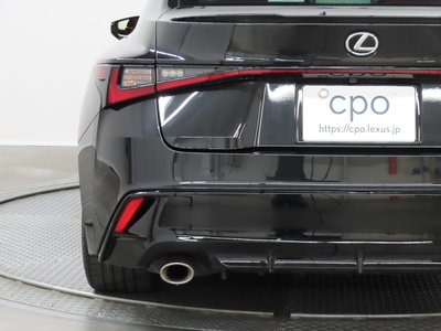 صورة مصغرة 9 لـ 2024 Lexus IS