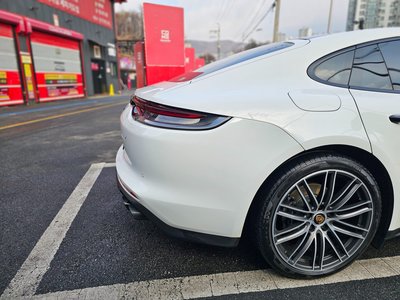 PORSCHE PANAMERA - 6