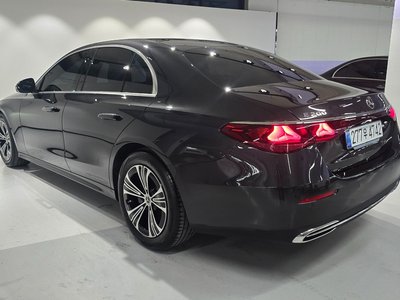 MERCEDES-BENZ E-CLASS - 2