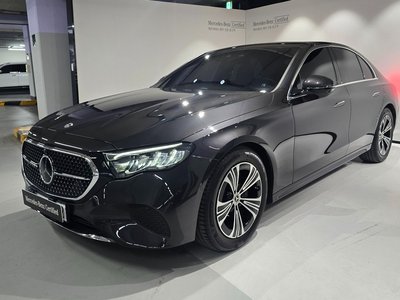 MERCEDES-BENZ E-CLASS - 1