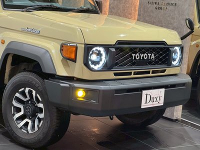 TOYOTA LAND CRUISER 70 - 9