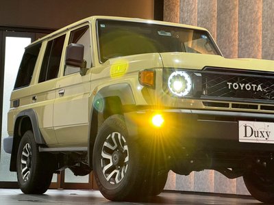 TOYOTA LAND CRUISER 70 - 10