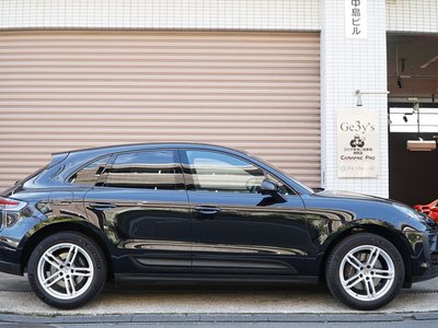 PORSCHE MACAN - 4