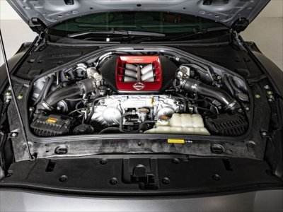 NISSAN GT-R - 8