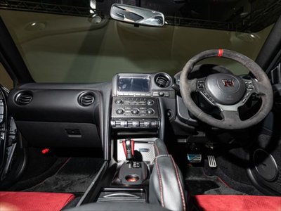 NISSAN GT-R - 5