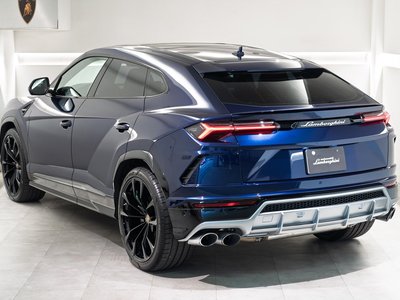 LAMBORGHINI URUS - 8