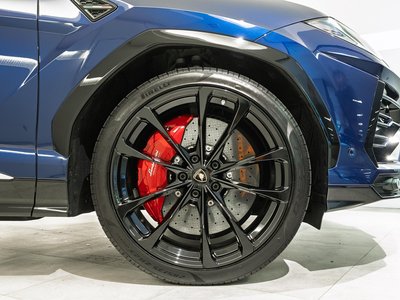 LAMBORGHINI URUS - 10