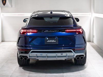 LAMBORGHINI URUS - 4