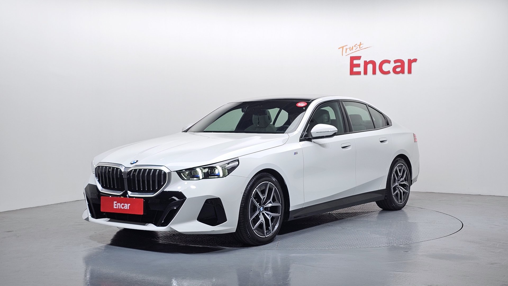 BMW 5 SERIES - View 1