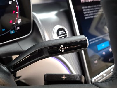 MERCEDES-BENZ GLC - 9