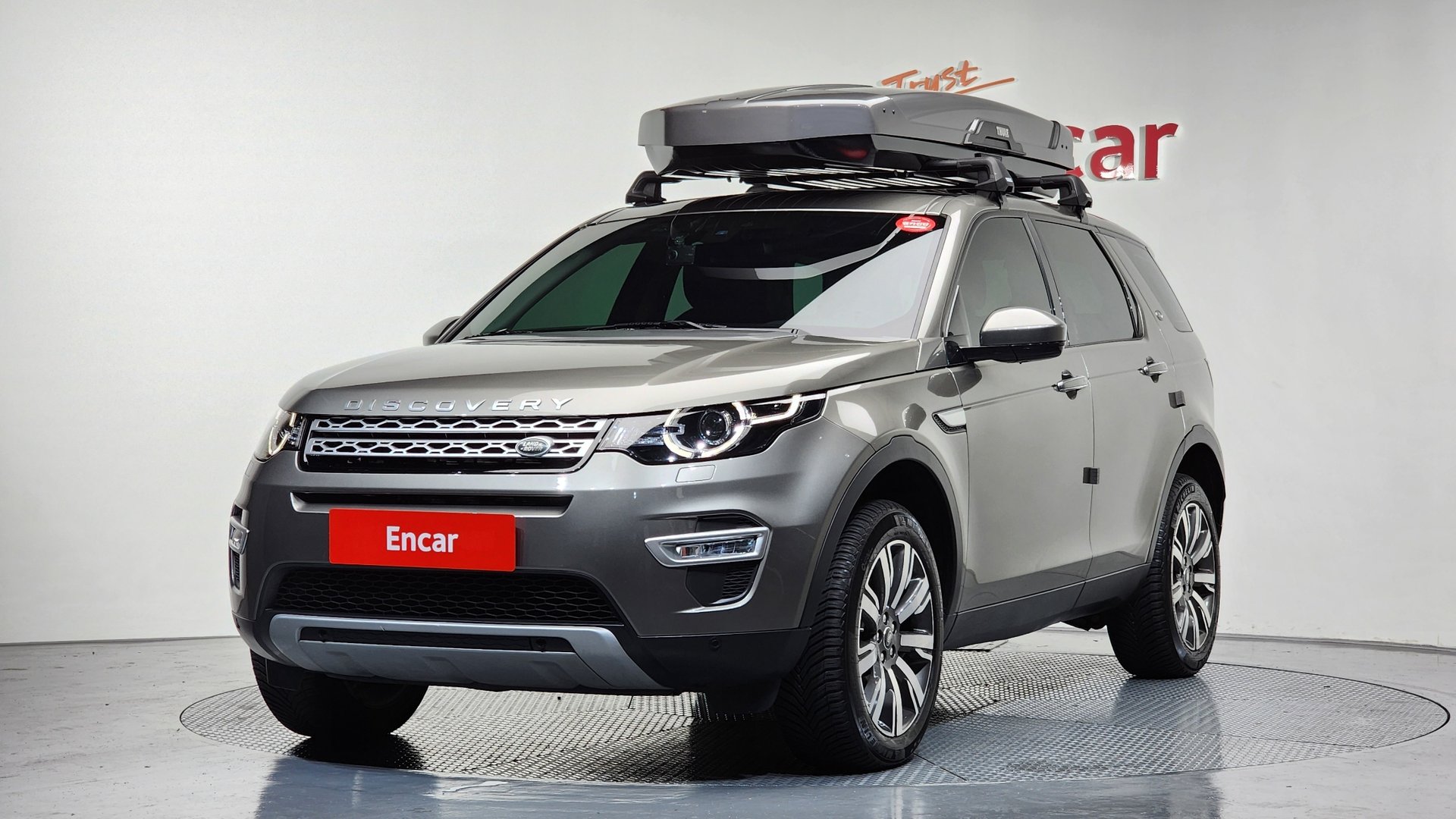 LAND ROVER DISCOVERY SPORT - View 1