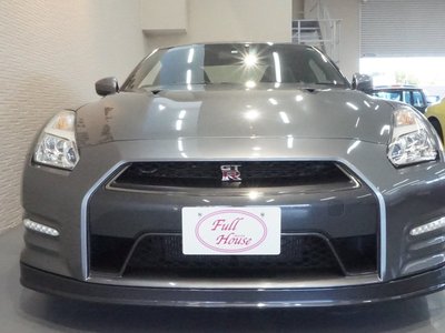 NISSAN GT-R - 10