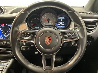 PORSCHE MACAN - 9