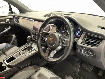 PORSCHE MACAN - 7