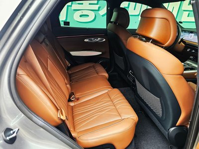 2025 Genesis GV70 — миниатюра 17