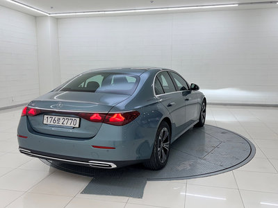 MERCEDES-BENZ E-CLASS - 6