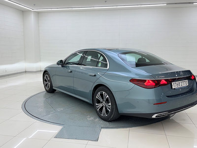 MERCEDES-BENZ E-CLASS - 2