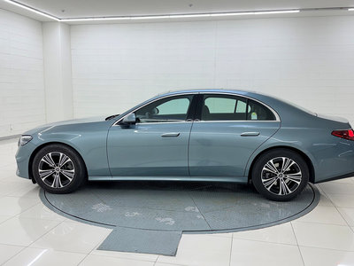 MERCEDES-BENZ E-CLASS - 4