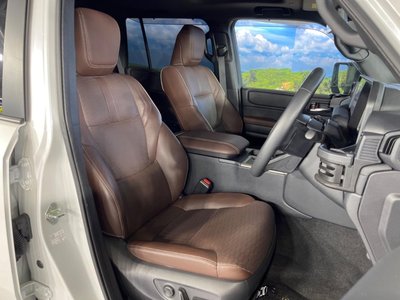 TOYOTA LAND CRUISER 250 - 8