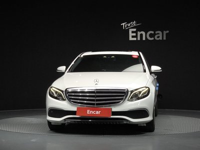 MERCEDES-BENZ E-CLASS - 2