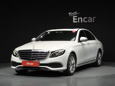 MERCEDES-BENZ E-CLASS - 1