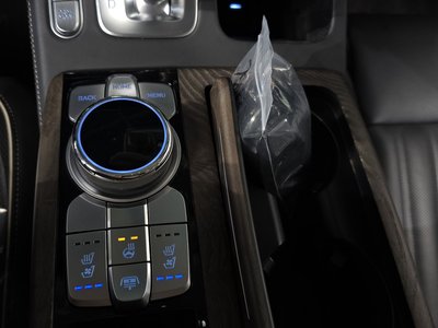 صورة مصغرة 24 لـ 2019 Genesis G90