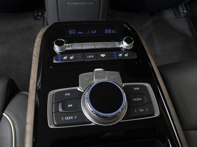 صورة مصغرة 31 لـ 2019 Genesis G90