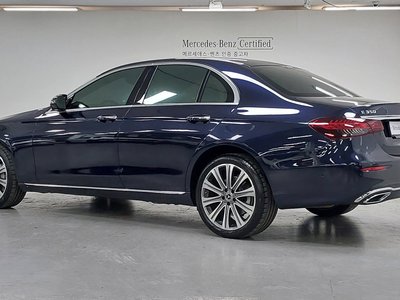 MERCEDES-BENZ E-CLASS - 4