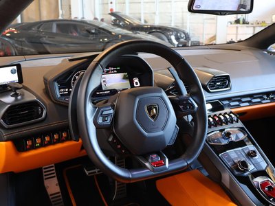 صورة 10 لـ 2015 Lamborghini HURACAN