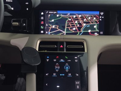 2024 Porsche TAYCAN thumbnail 19